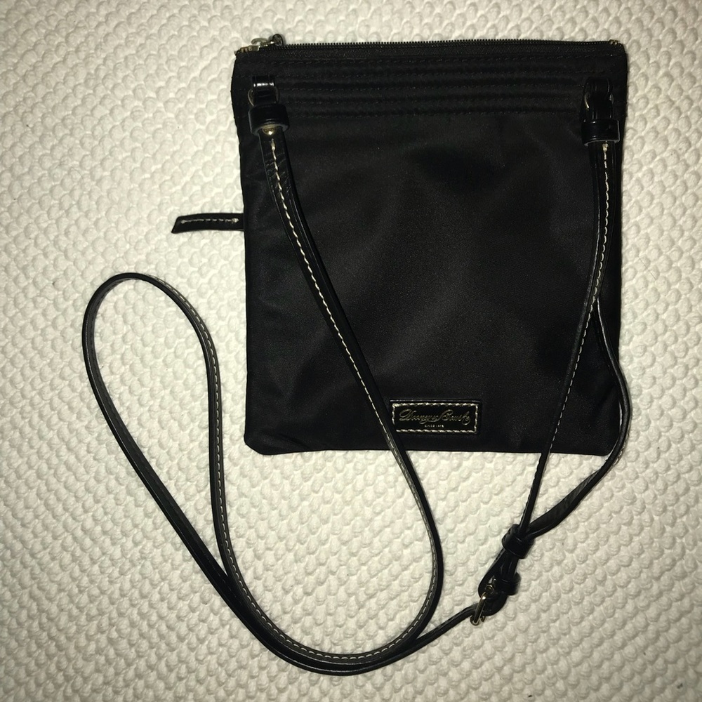 Dooney + Bourke black zipper cross body purse
